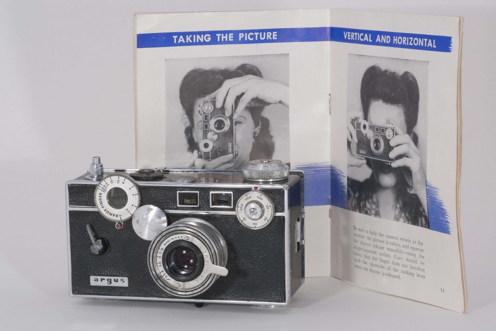 Argus C3, 1939-1966. With manual.