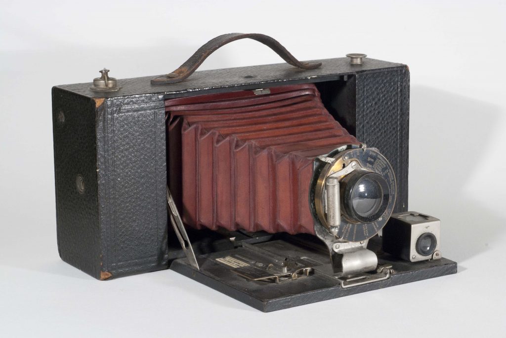 Kodak 3A, 1909-1915. Open, bellows extended, angled to right.