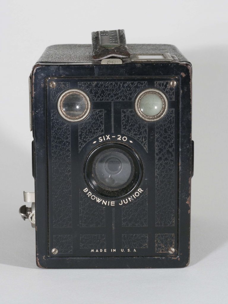 Kodak Brownie Junior Six-20, 1933-1941. Front view.