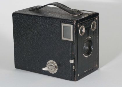 Kodak Brownie Junior Six-20, 1933-1941. Side view, angled to right.