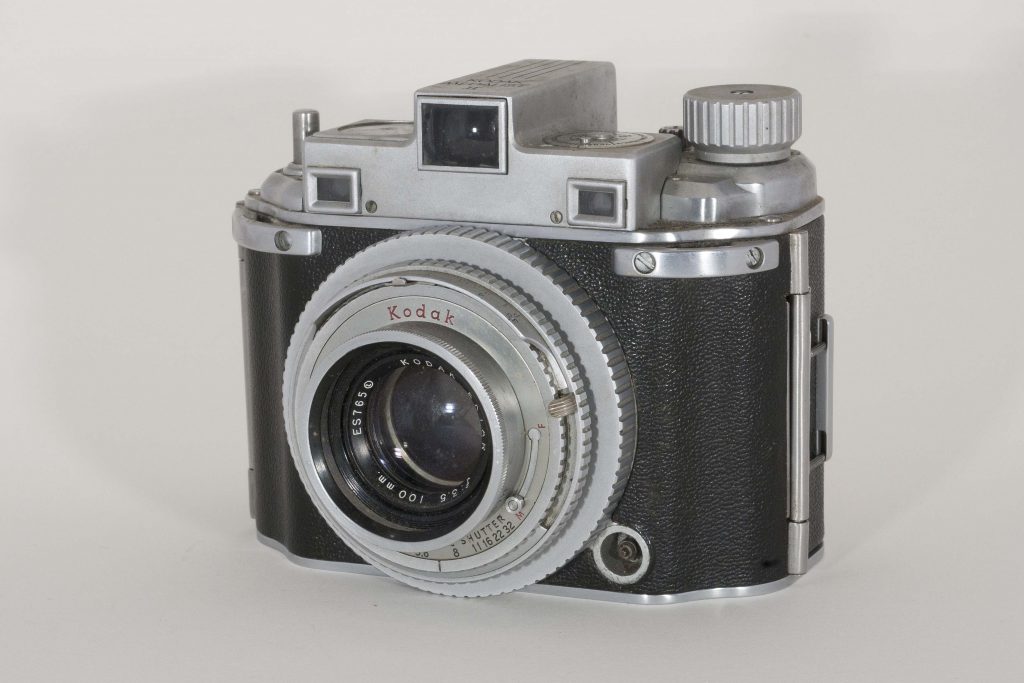 Kodak Medalist II, 1946-1953. Front view, angled to left.