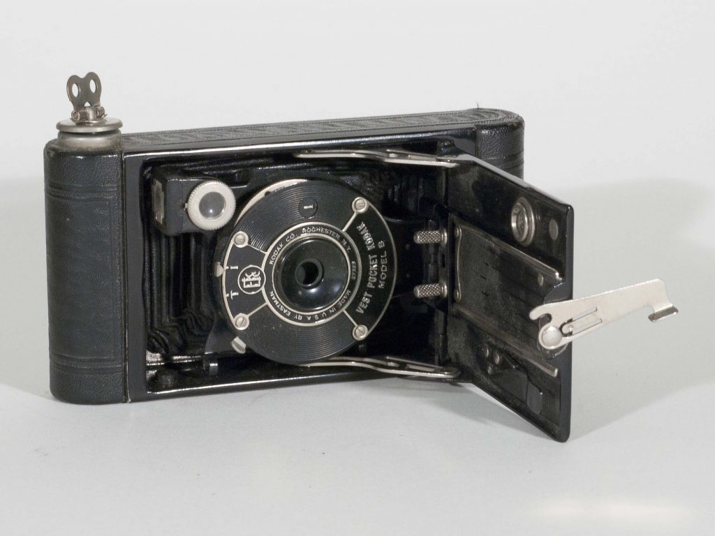 Kodak Vest Pocket Model B, 1925-1934. Horizontal, open, bellows not extended.