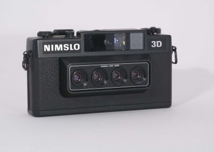 Nimslo 3000 3D, 1980s. Front view, angled to right.