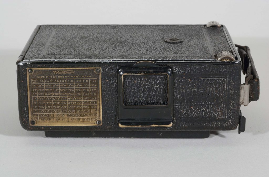 Voigtlander Bergheil Deluxe, 1932-1936. Closed, top view.